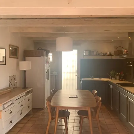 La Maison De Cerise