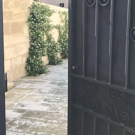 La Maison De Cerise Frühstückspension Fourques (Gard)